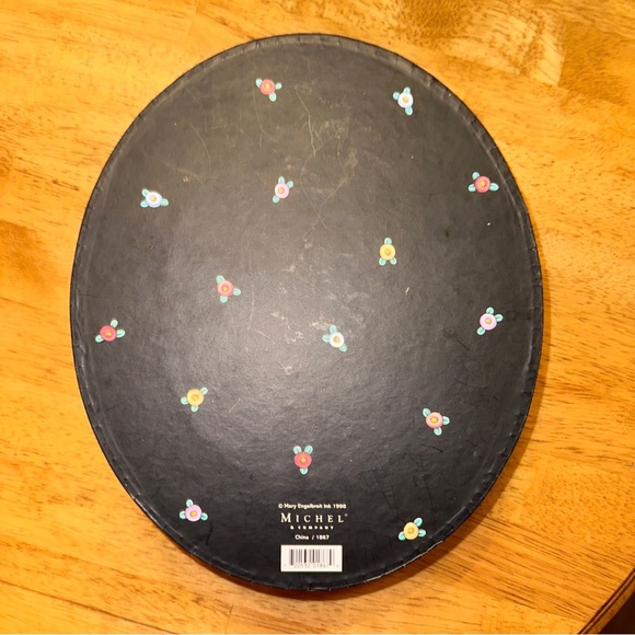 MARY ENGELBREIT LARGE FLORAL & BOW HAT And STORAGE BOX 10.5" X 9" X 3" W/tag - Picture 6 of 8